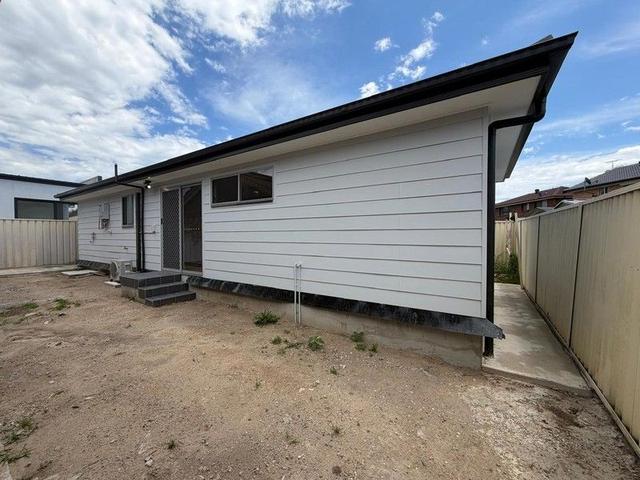 1/18 Ganmain Crescent, NSW 2214