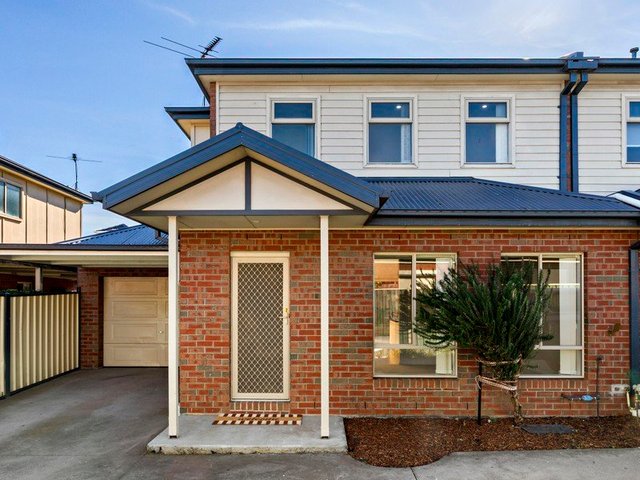 2/12 Buckingham Street, VIC 3037