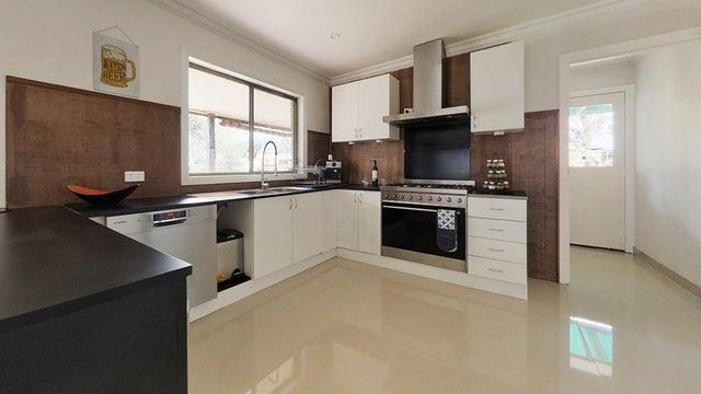 8 Wattle Drive, VIC 3523