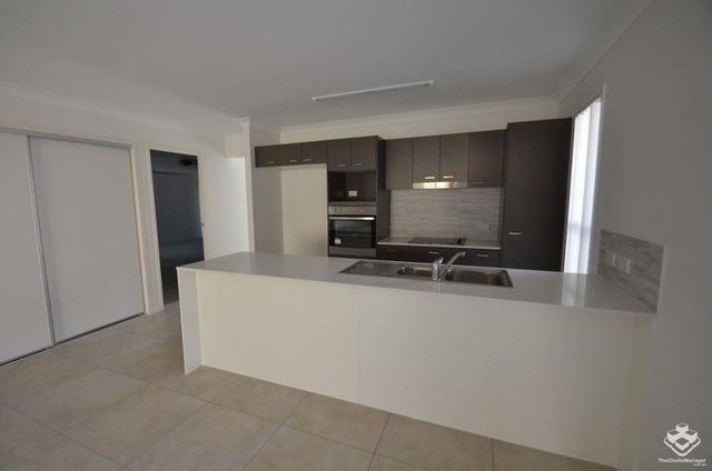 15 Claussen St, QLD 4118