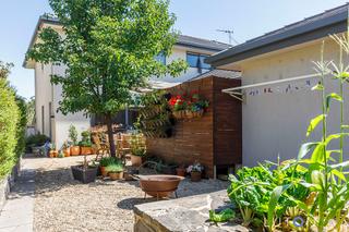 Rear courtyard (2020-03-17)