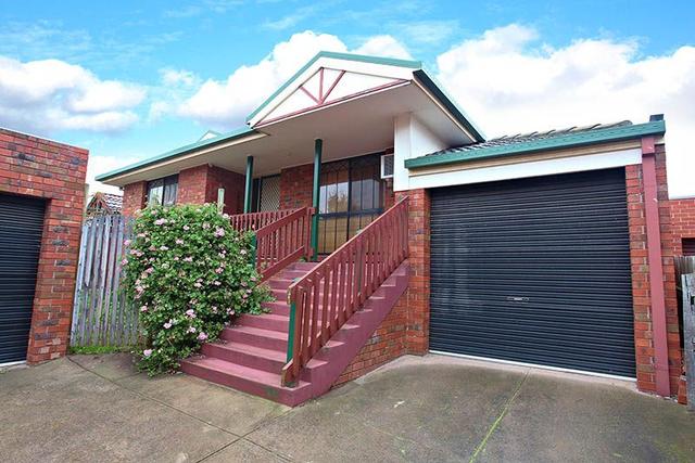2/29 Golf Road, VIC 3058