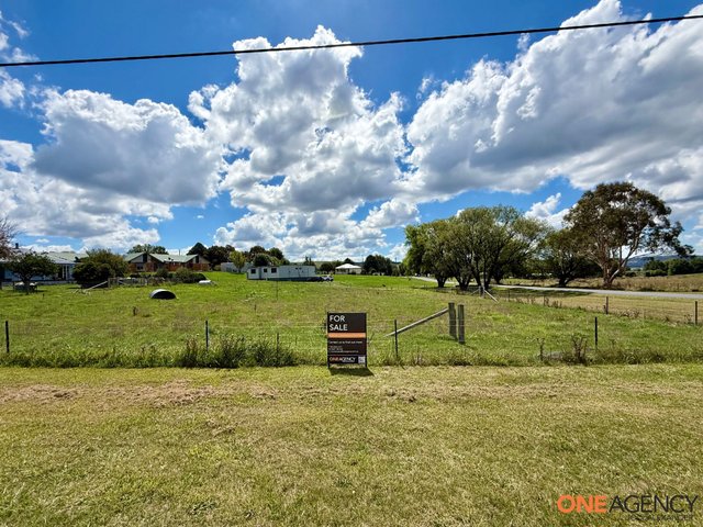 14 Hensleigh Street, NSW 2633