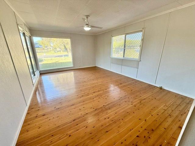 83 Hypatia Street,, QLD 4413