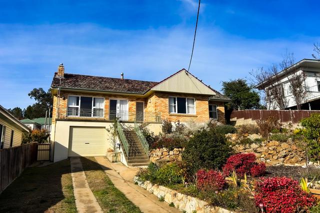 256 Sharp Street, NSW 2630