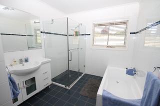 Ground floor bathroom (2012-11-14)