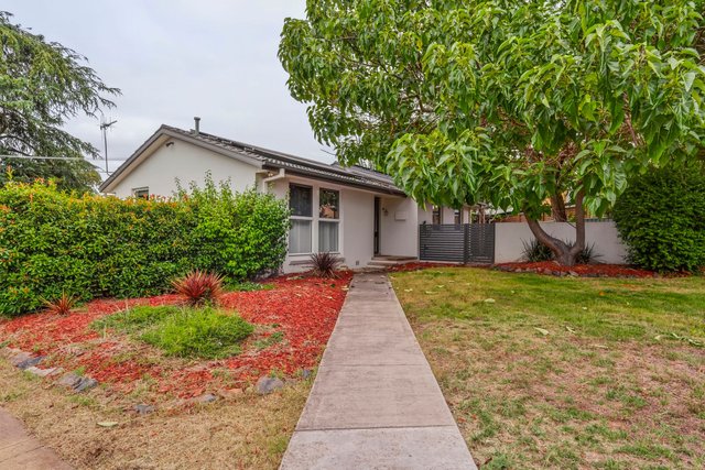 11 Simson Place, ACT 2902