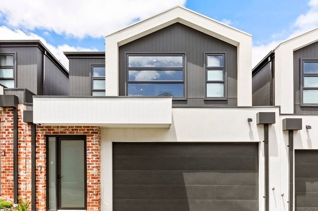 2/33 Allan Street, VIC 3764