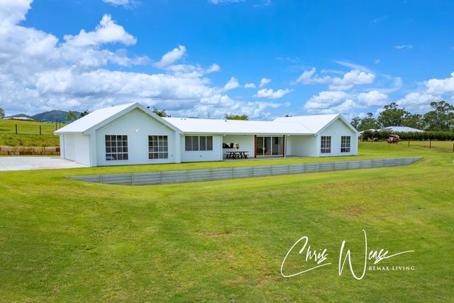1,4 Pine Tree Drive, QLD 4515