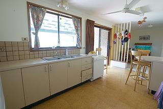 Kitchen (2010-10-22)