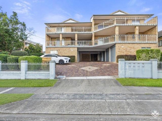 4/10 Macaulay Street, QLD 4151