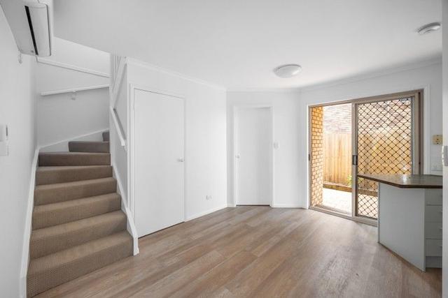 1/4 Arwen Street, QLD 4558