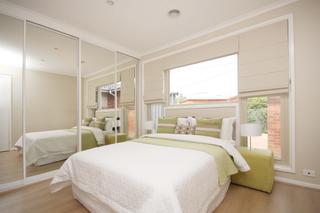 Bedroom 1 (2010-11-11)