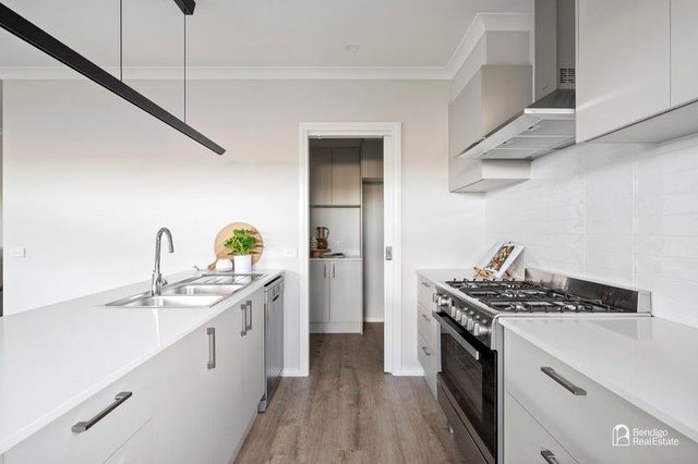 2/72A Spring Gully  Road, VIC 3550