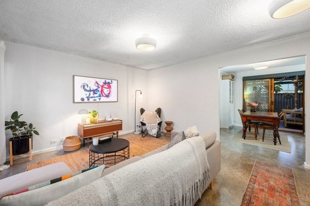 4/90 Robert Street, WA 6152