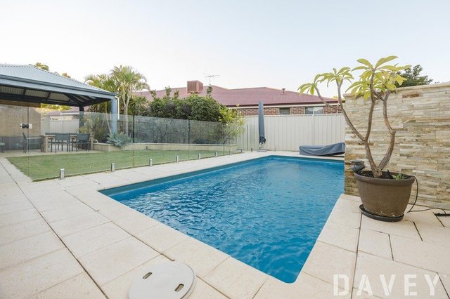 13 Mallee Way, WA 6018