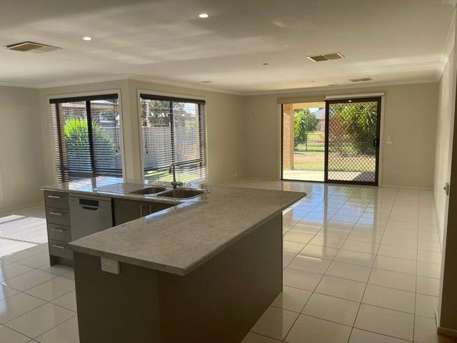 10 Prospect Crescent, VIC 3631