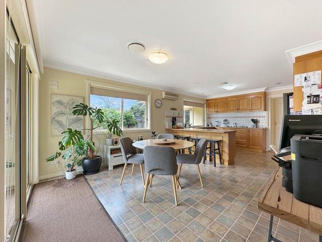 2/11 George  Street, VIC 3820