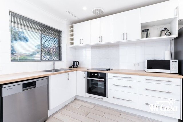 8/28 Carrington Street, WA 6052