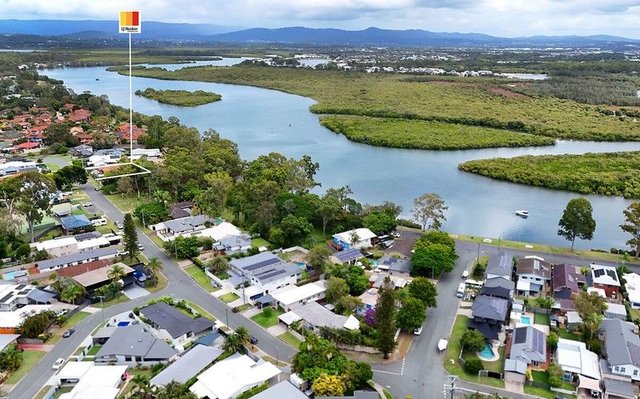 8 Tallara Street, QLD 4216