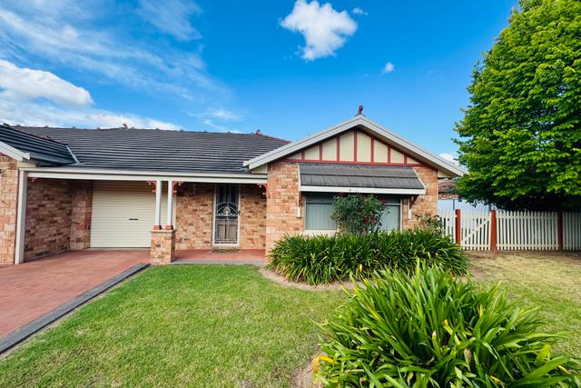 1B Phillip Close, NSW 2850