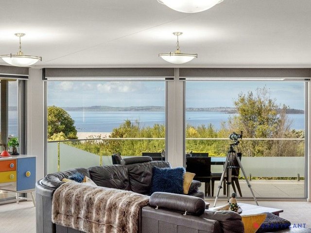 8 Hilltop Crescent, VIC 3923