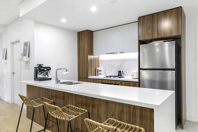 201/98 Lakeside Parade, NSW 2747