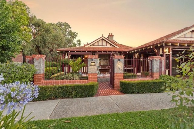 62 Leonard Street, WA 6100