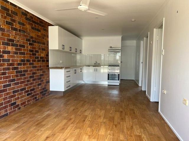 2/198 Cambridge Street, QLD 4650
