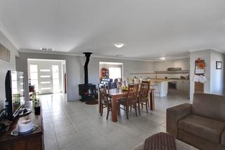 Family to Kitchen