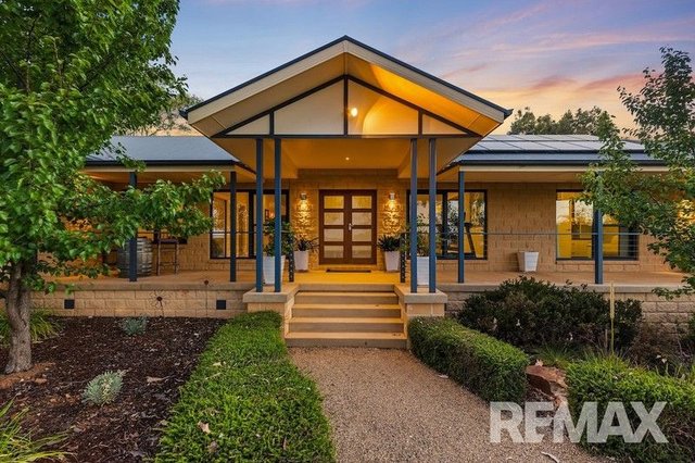 25 Riverview Drive, NSW 2650