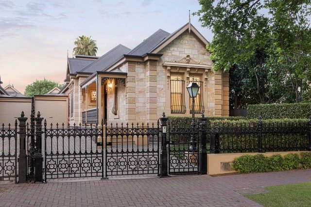 27 Harrow Road, SA 5069