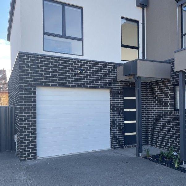 2/16 Wymlet Street, VIC 3060