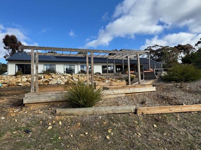 14 Main Road, VIC 3451