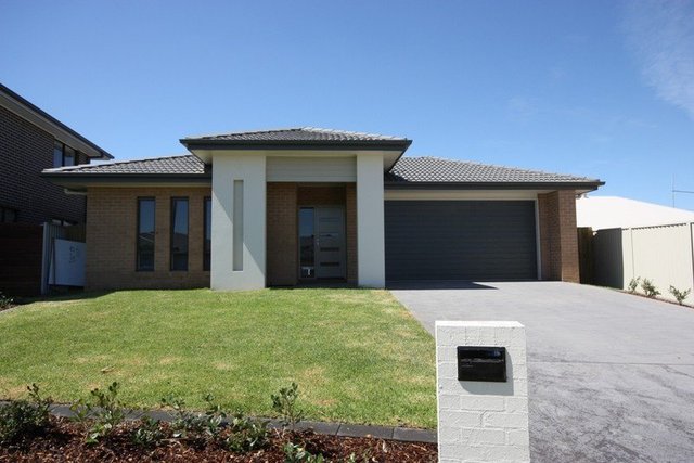 16 Reed Street, NSW 2570