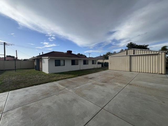 30 Lakemba Way, WA 6169
