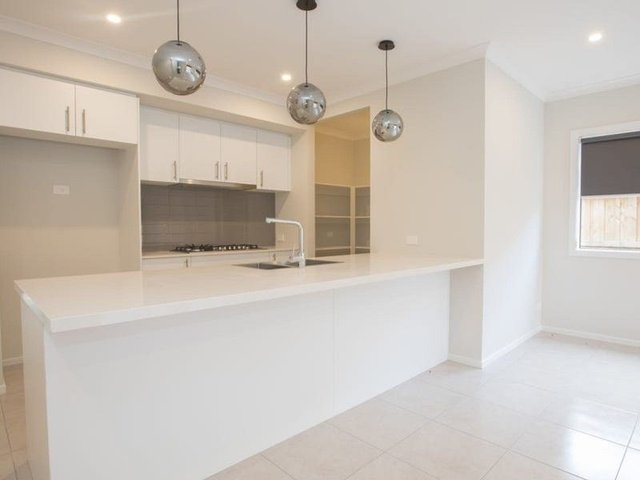 8 Mondo Street, VIC 3335