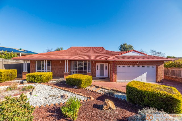 52 Halloran Drive, NSW 2619