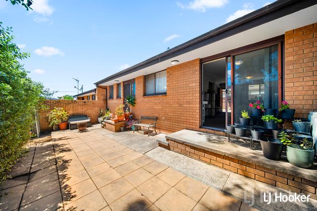 2/69 Donald Road, NSW 2620