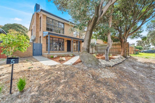 5 Beach Grove, VIC 3198