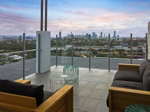 2093/123 Cavendish Road, QLD 4151