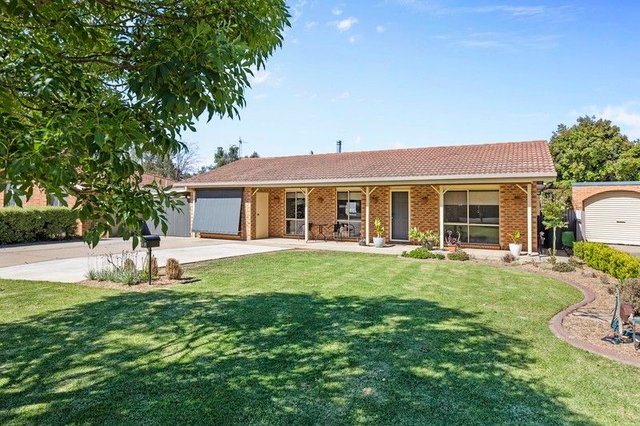 18 Gunyah Place, NSW 2650