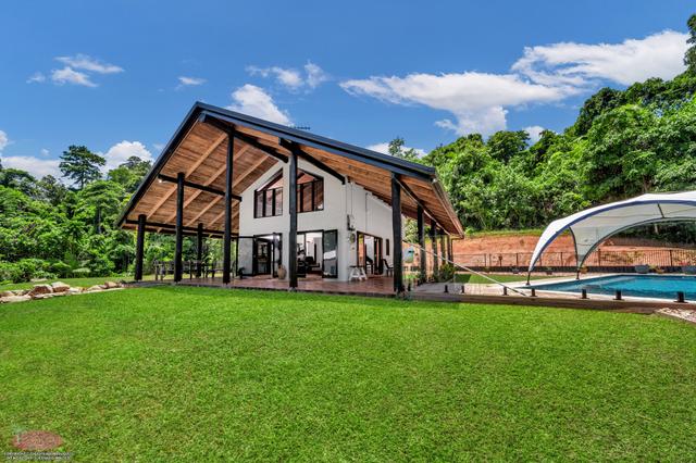 5 Plantation Dr, QLD 4852