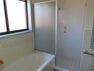 Bathroom (2014-12-18)
