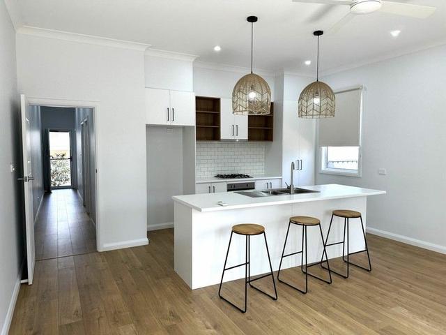 2/33A Binya Street, NSW 2680