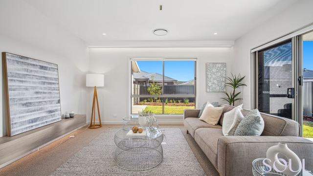 19 Maher Circuit, NSW 2680