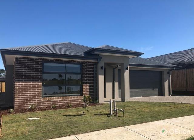 18 Newland  Drive, VIC 3978