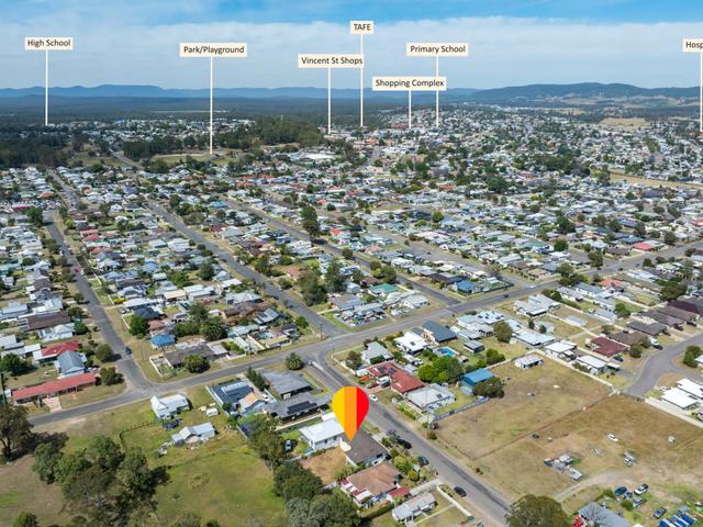 8 Government Road, NSW 2325