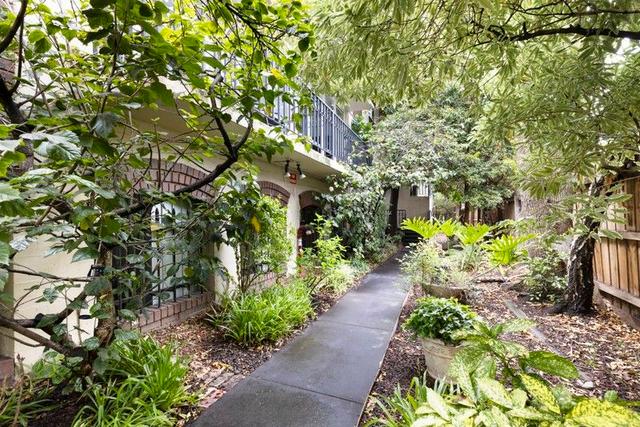 6/99 Mathoura Road, VIC 3142