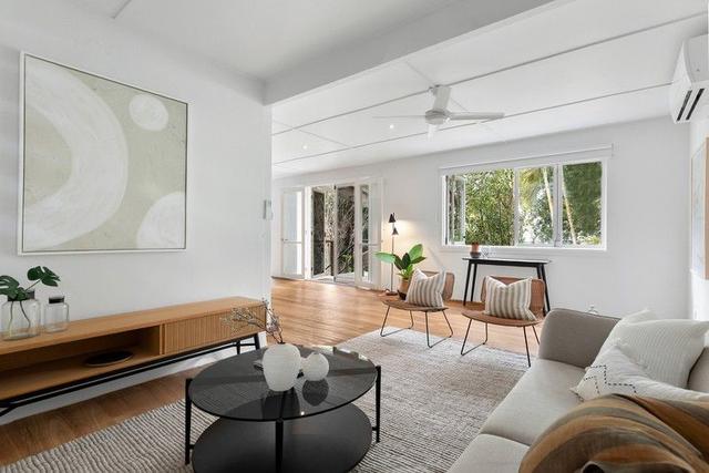 1/12 Corona Street, QLD 4567